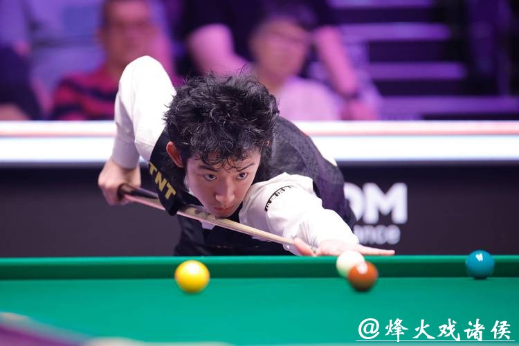 斯诺克英锦赛：吴宜泽和庞俊旭携手晋级 跻身16强