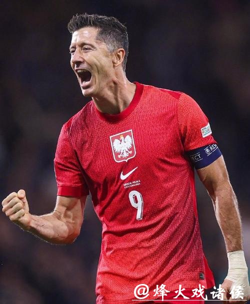 德国杯-莱万两球穆勒传射建功 拜仁险胜进八强