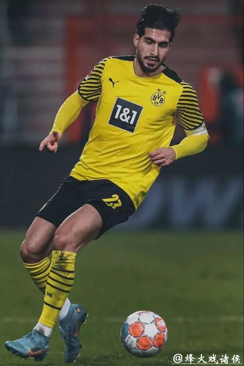 多特蒙德买断中场球员埃姆雷·詹